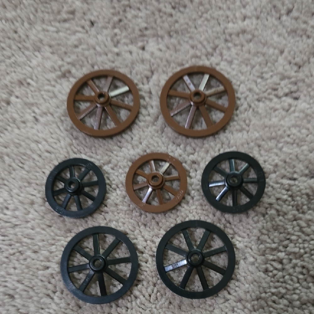 LEGO Vintage Set of Brown and Black Wagon Toy Wheels - Picture 4 of 4